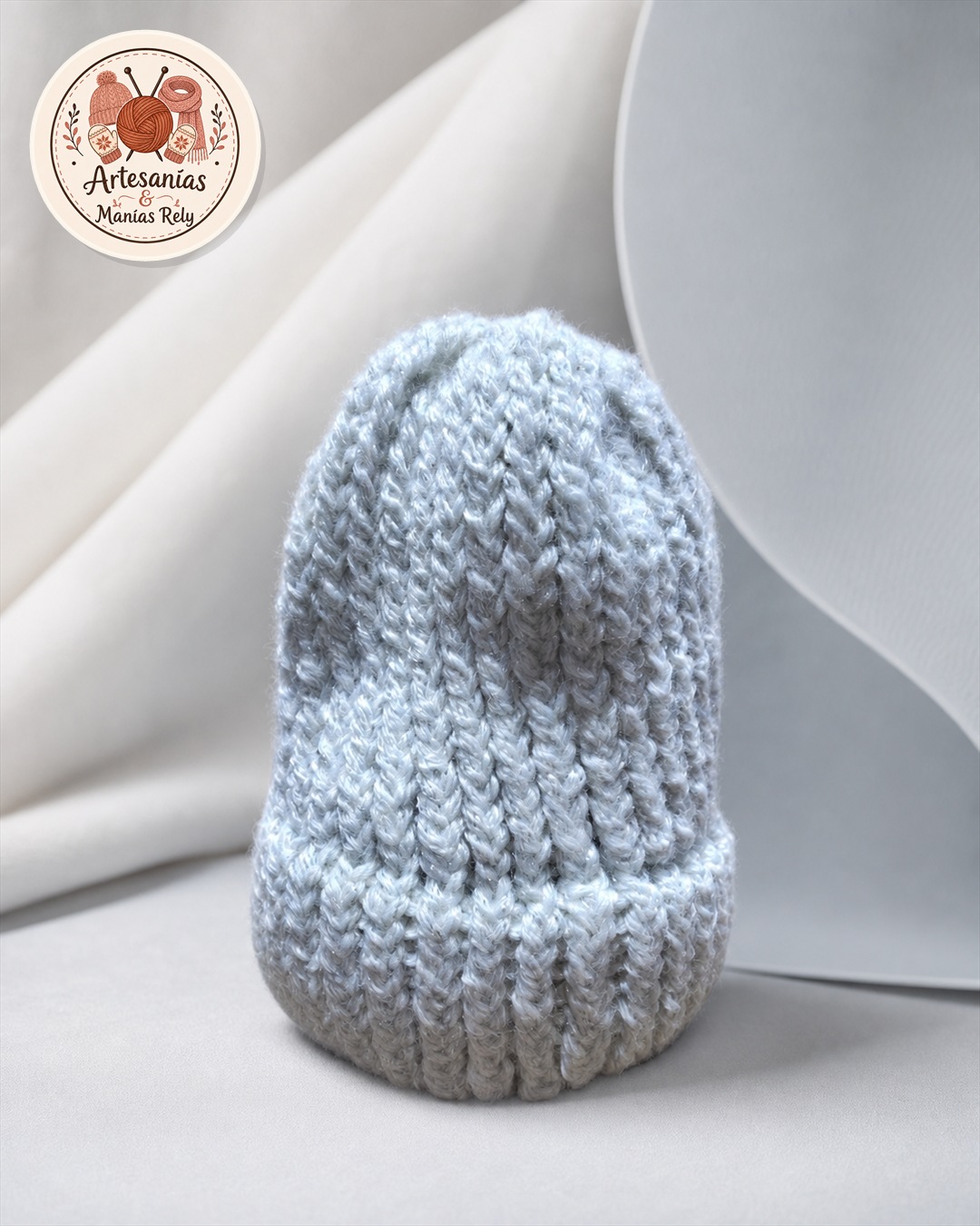 Gris perla, gorro tejido a mano